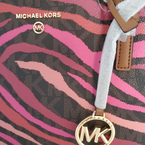Michael Kors purse - Picture 2 of 9